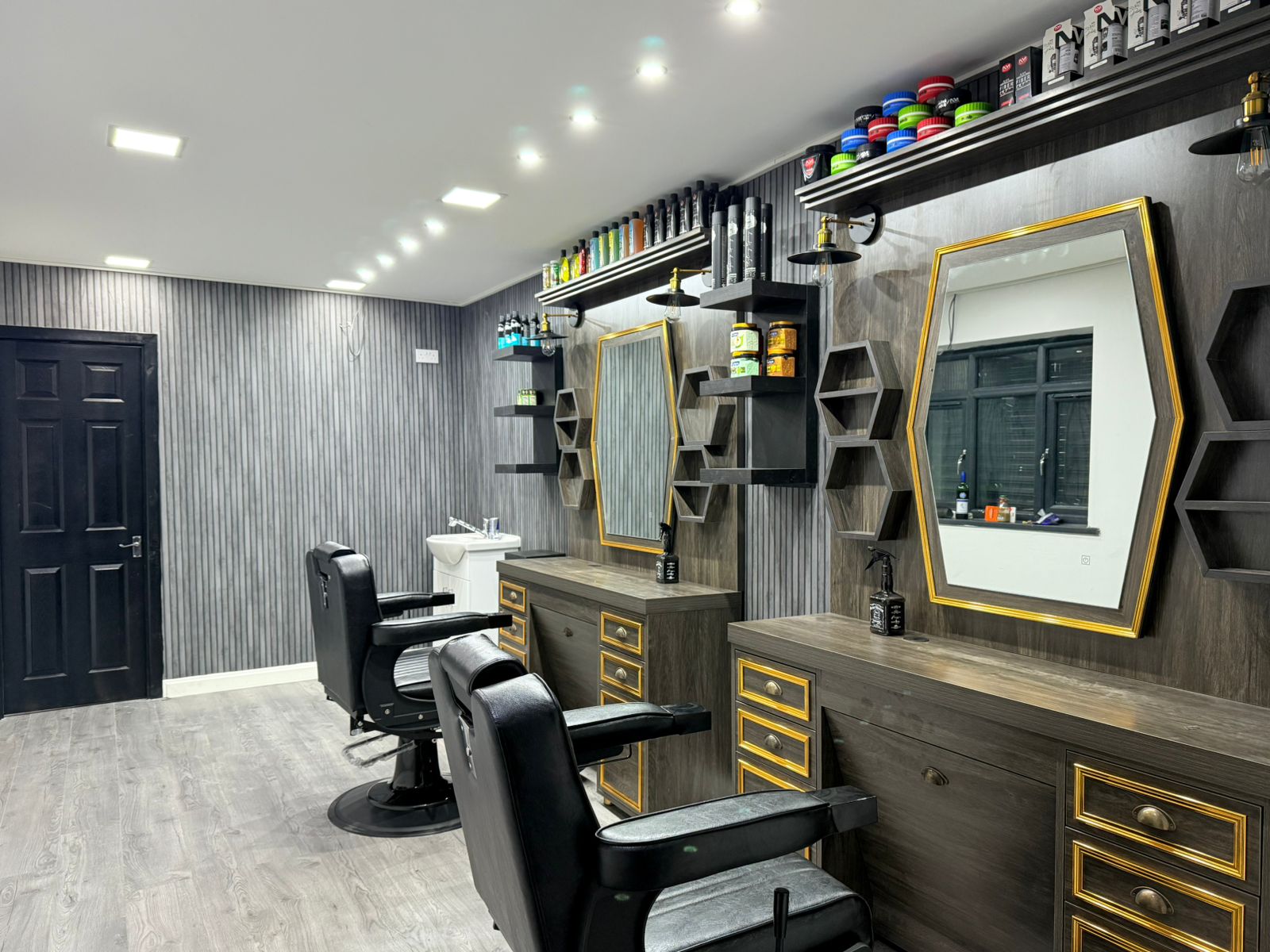 Full view of Ceylon Cut Barber Shop interior
